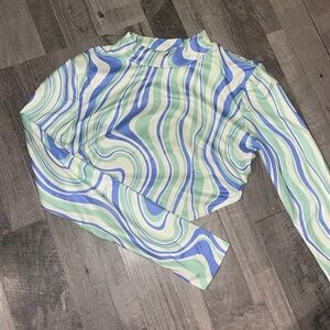 Long sleeve crop top with open back